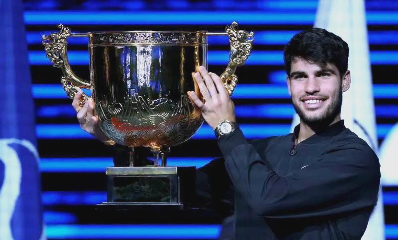 英国网球队逆转世界网球队,阿尔卡拉斯完成帽子戏法 英国网球队逆转世界网球队,阿尔卡拉斯完成帽子戏法