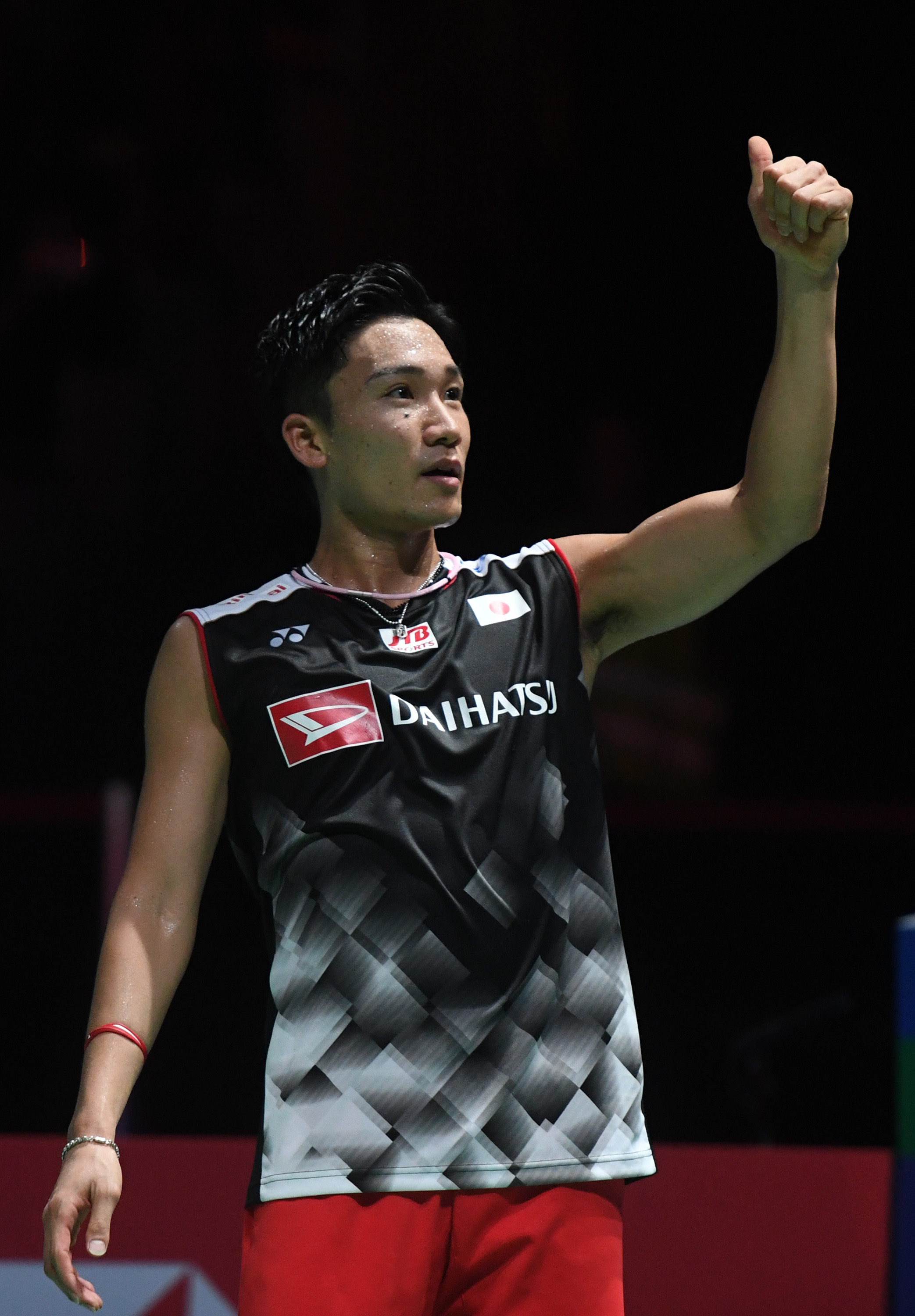 包含泰国羽毛球队横扫英格兰羽毛球队，桃田贤斗送出助攻的词条