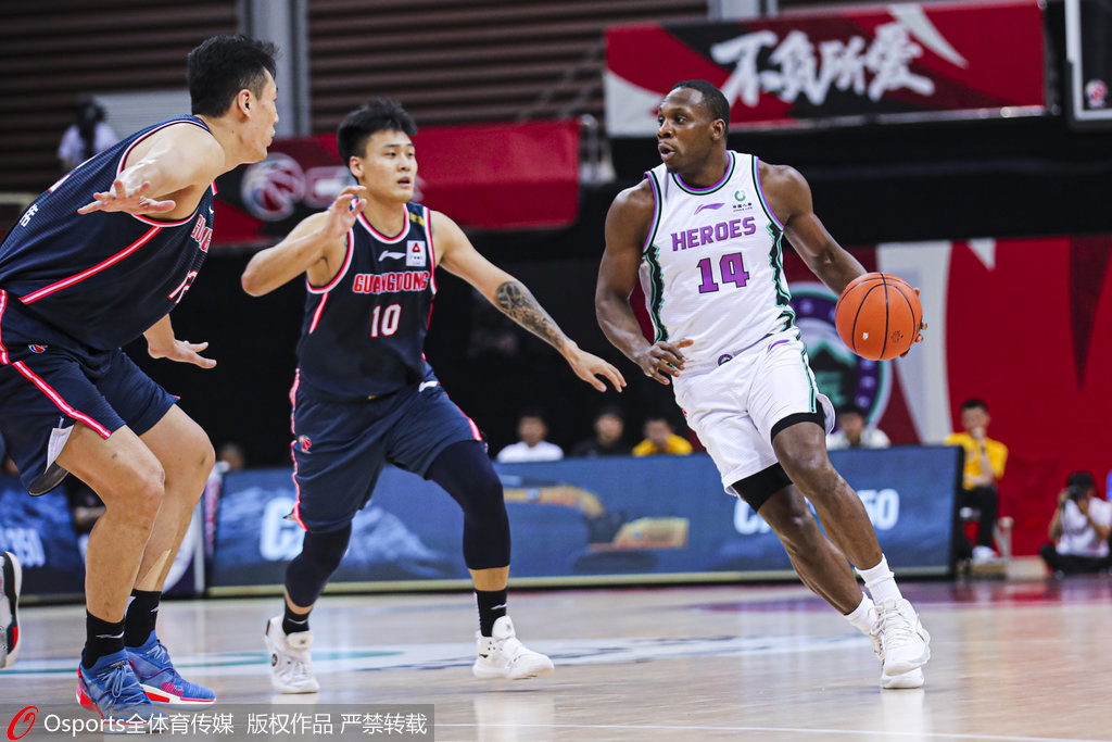 包含山东队客场告捷，横扫对手取胜的词条