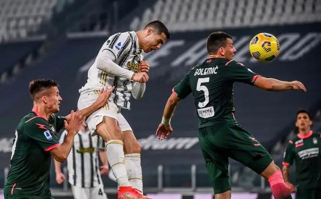 包含尤文图斯在主场比赛中夺得胜利的词条