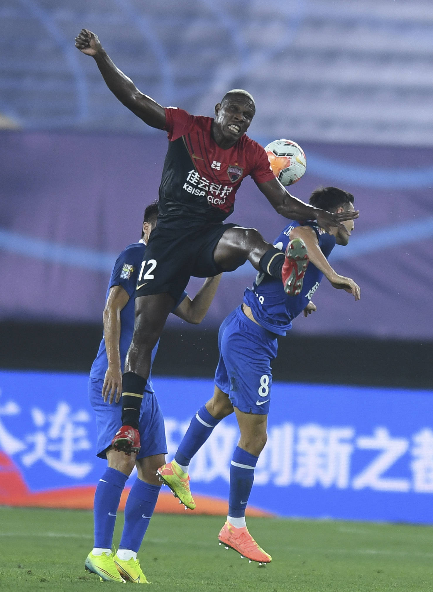 关于河南建业在比赛中实力碾压对手，笑傲赛场的信息