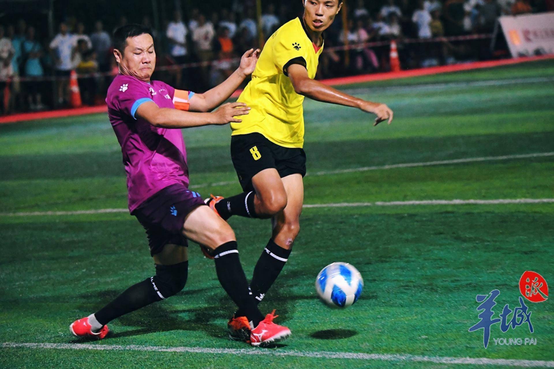 精彩的足球比赛呈现出百转千回的激情的简单介绍