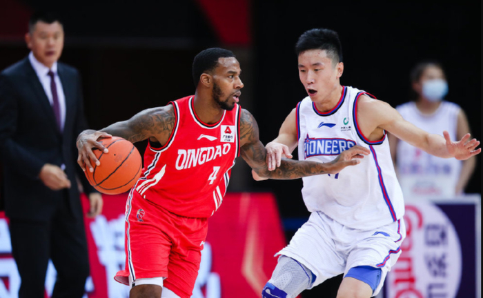 青岛力克天津，赢得关键胜利的简单介绍