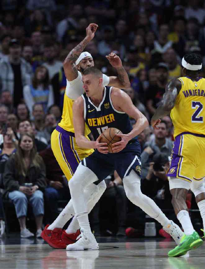 托特纳姆主场逆转,紧咬晋级希望 托特纳姆主场逆转,紧咬晋级希望