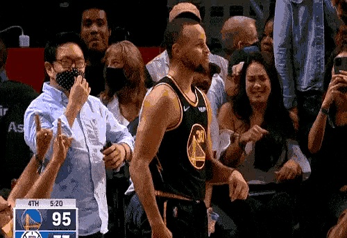 包含热火队前锋在比赛中关键时刻爆发的词条