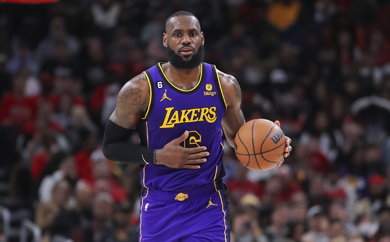 包含阿斯顿马丁轻取哈斯车队，拉塞尔扛起全队的词条