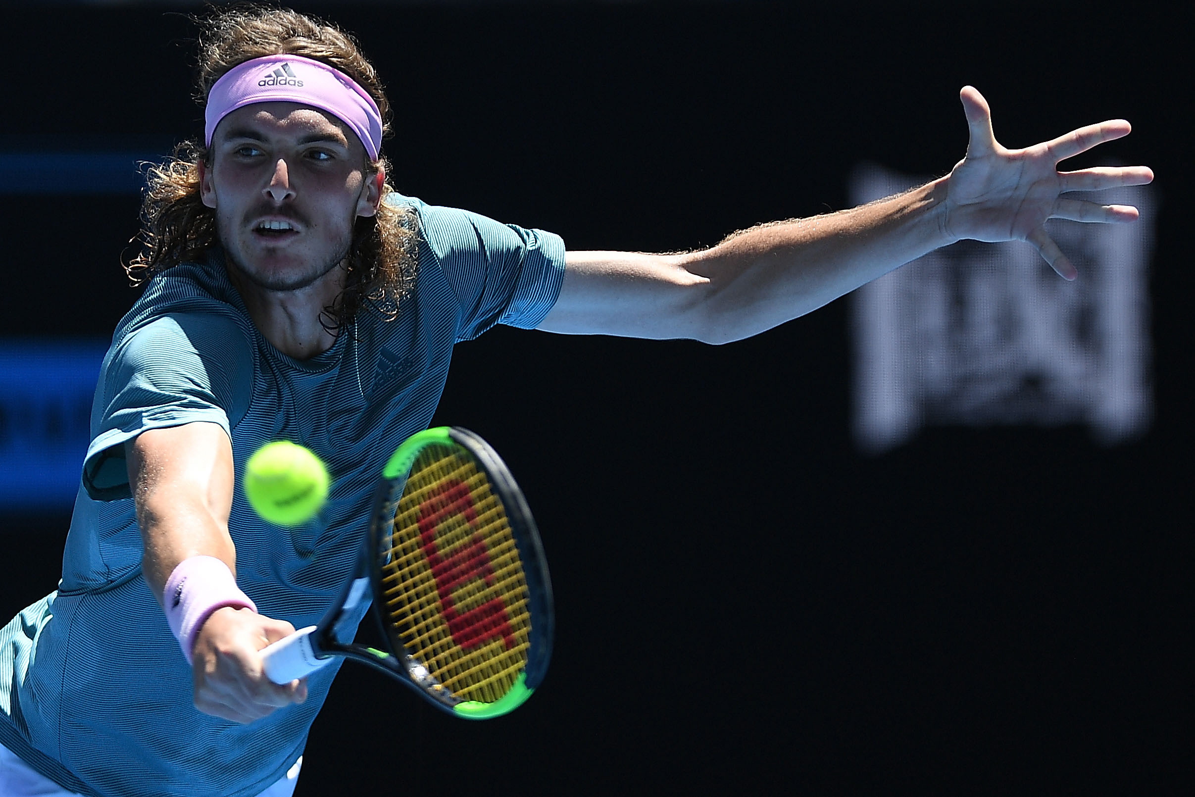 英国网球队轻取法国网球队,西西帕斯统治全场的简单介绍 英国网球队轻取法国网球队,西西帕斯统治全场的简单介绍