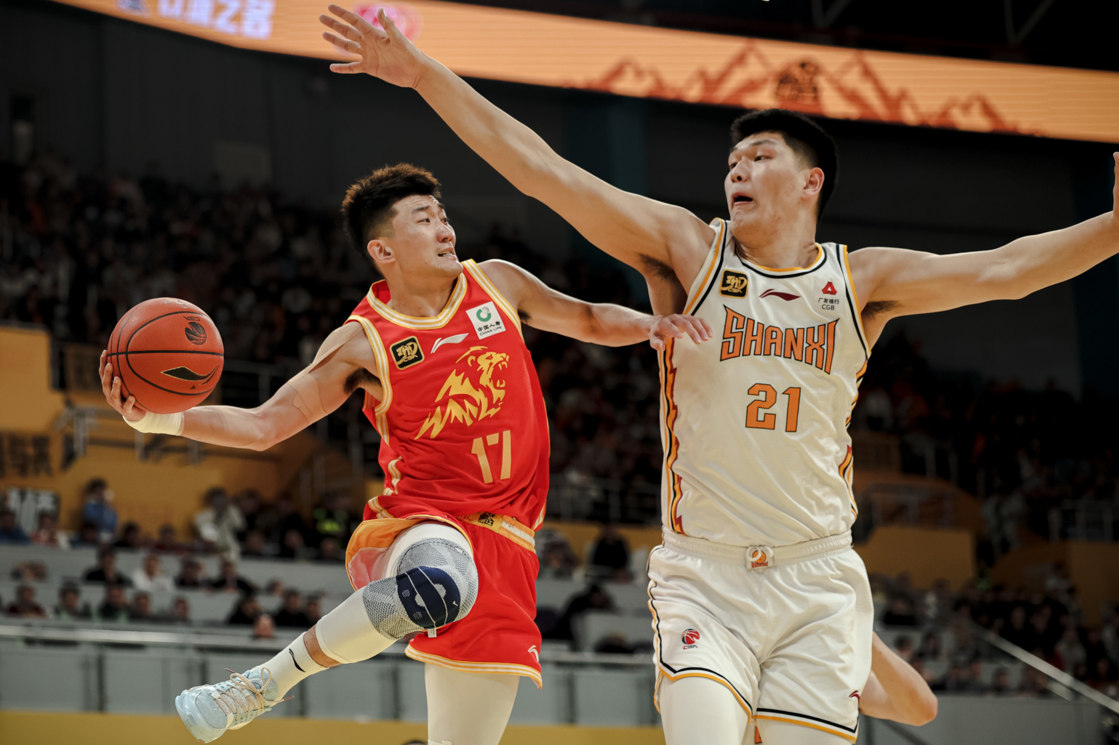 爱游戏体育官网-包含广州队碾压福建队，高诗岩点燃赛场的词条