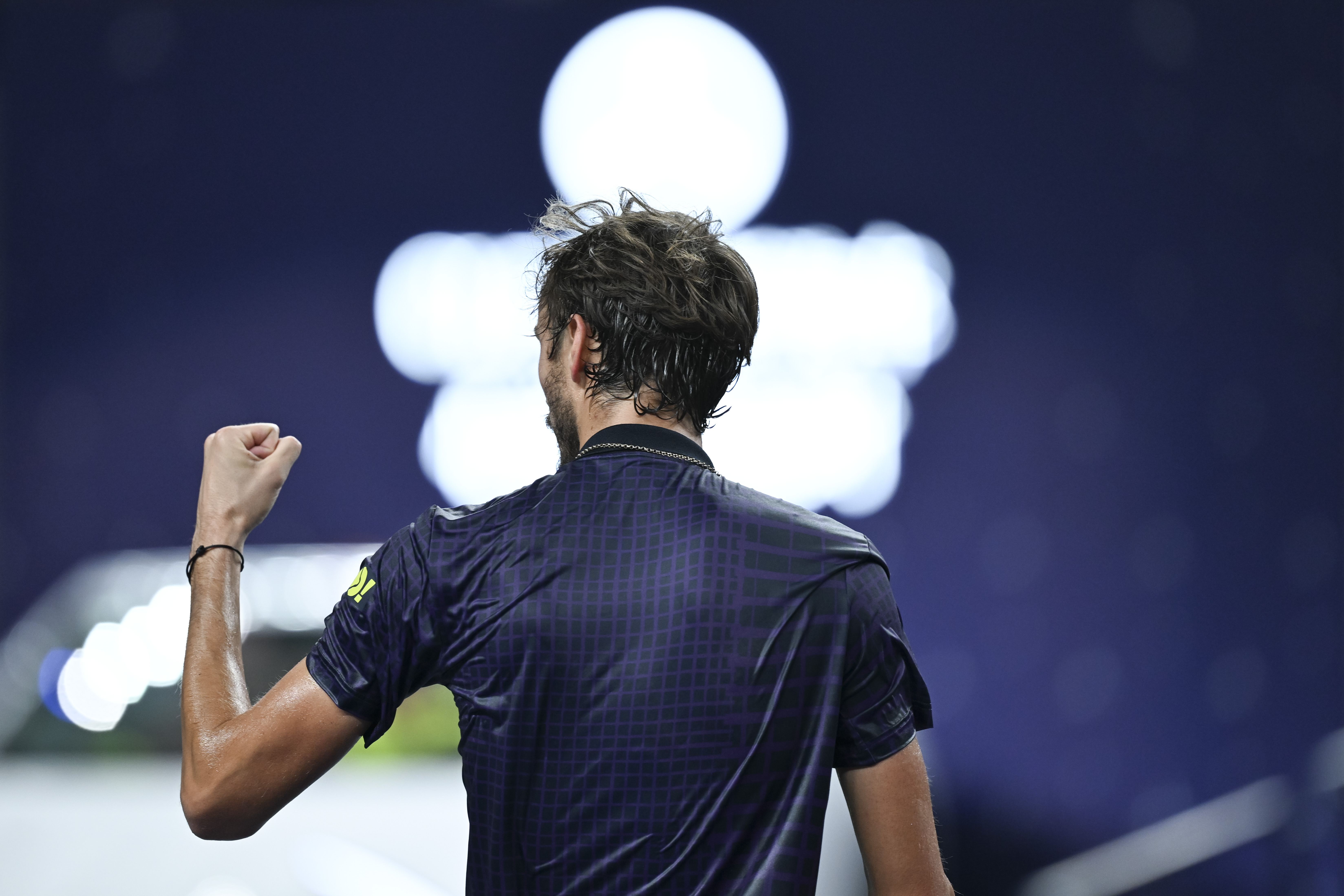 年终总决赛翻盘温网，梅德韦杰夫刷新纪录的简单介绍