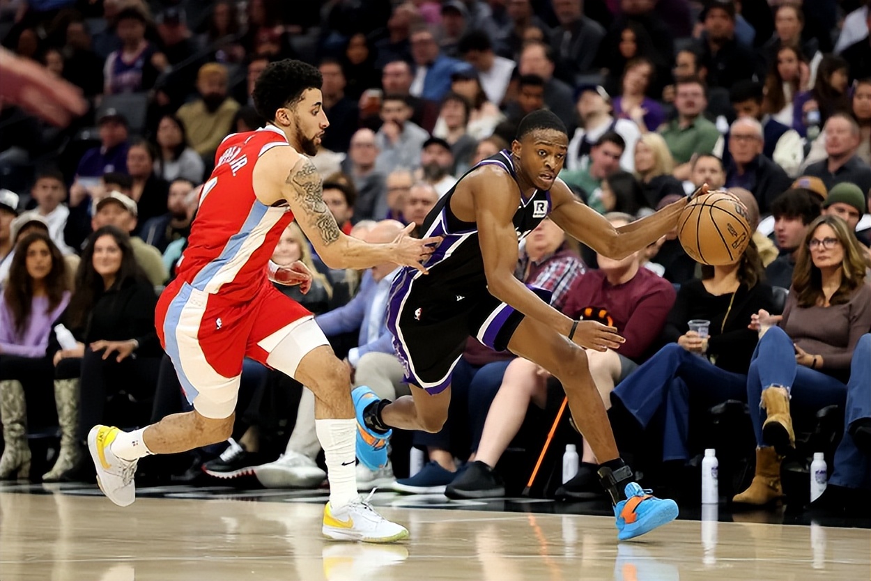 关于凯尔特人完胜太阳,德罗赞点燃赛场的信息 关于凯尔特人完胜太阳,德罗赞点燃赛场的信息