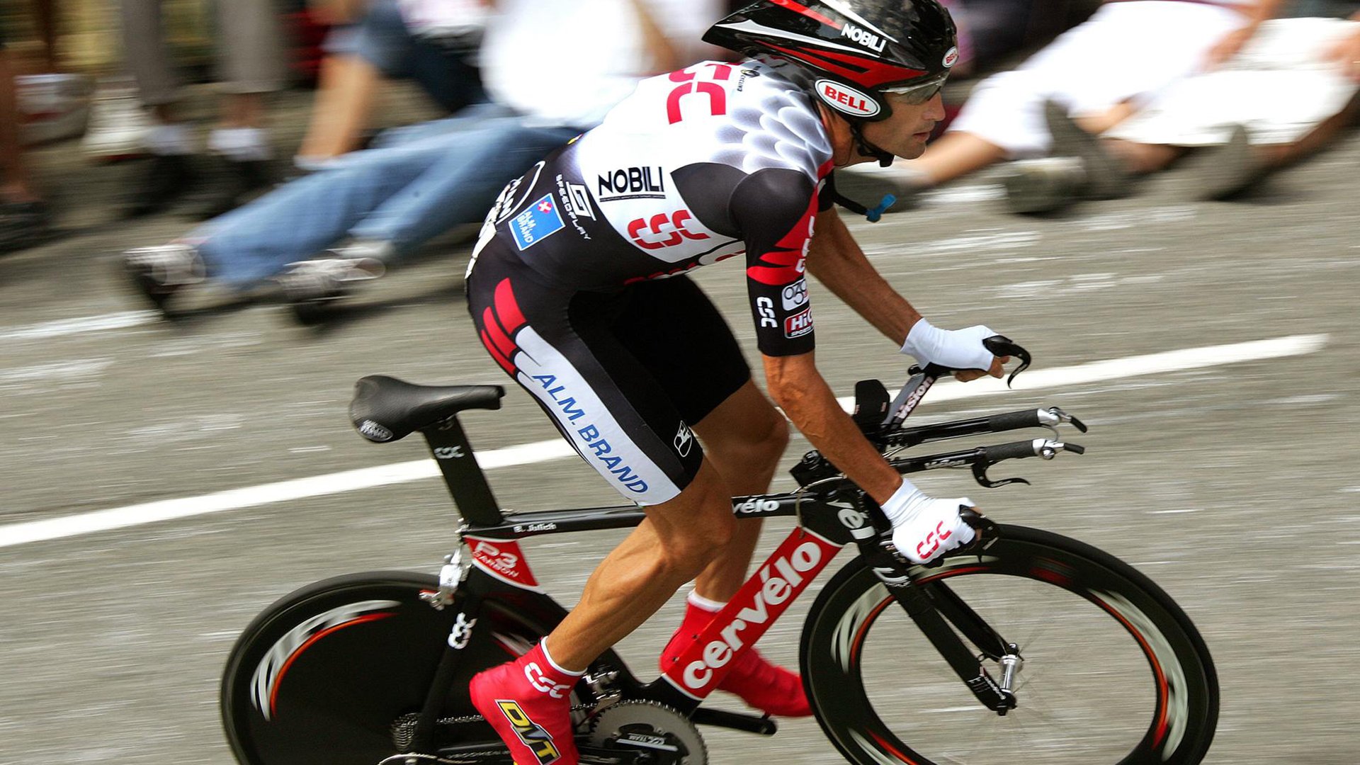 秘鲁斩落希腊，坎特成为关键先生，南美足球的战术革命