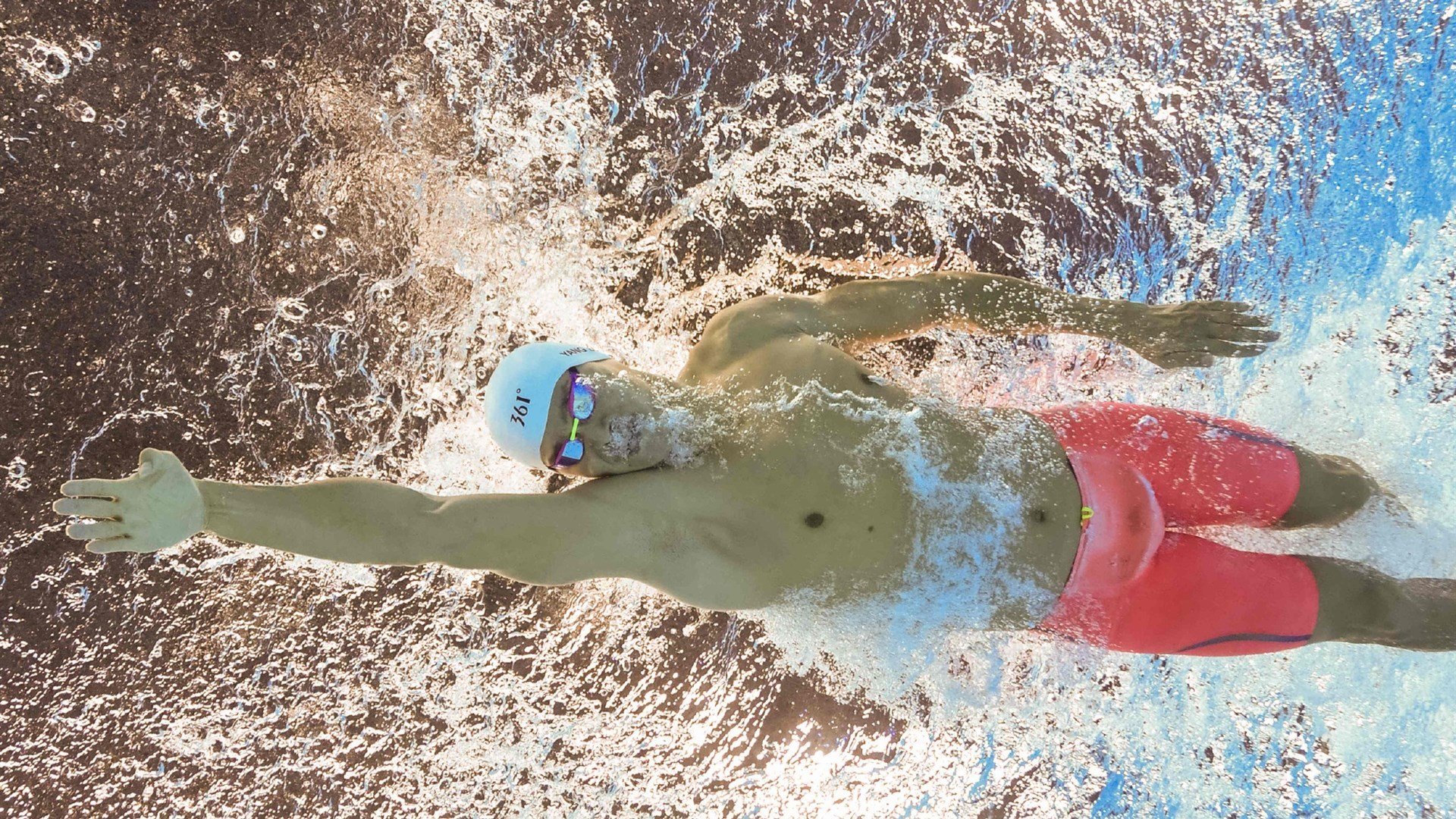 北欧与南美的绿茵对话，芬兰对阵厄瓜多尔，富安健洋的纪录之夜