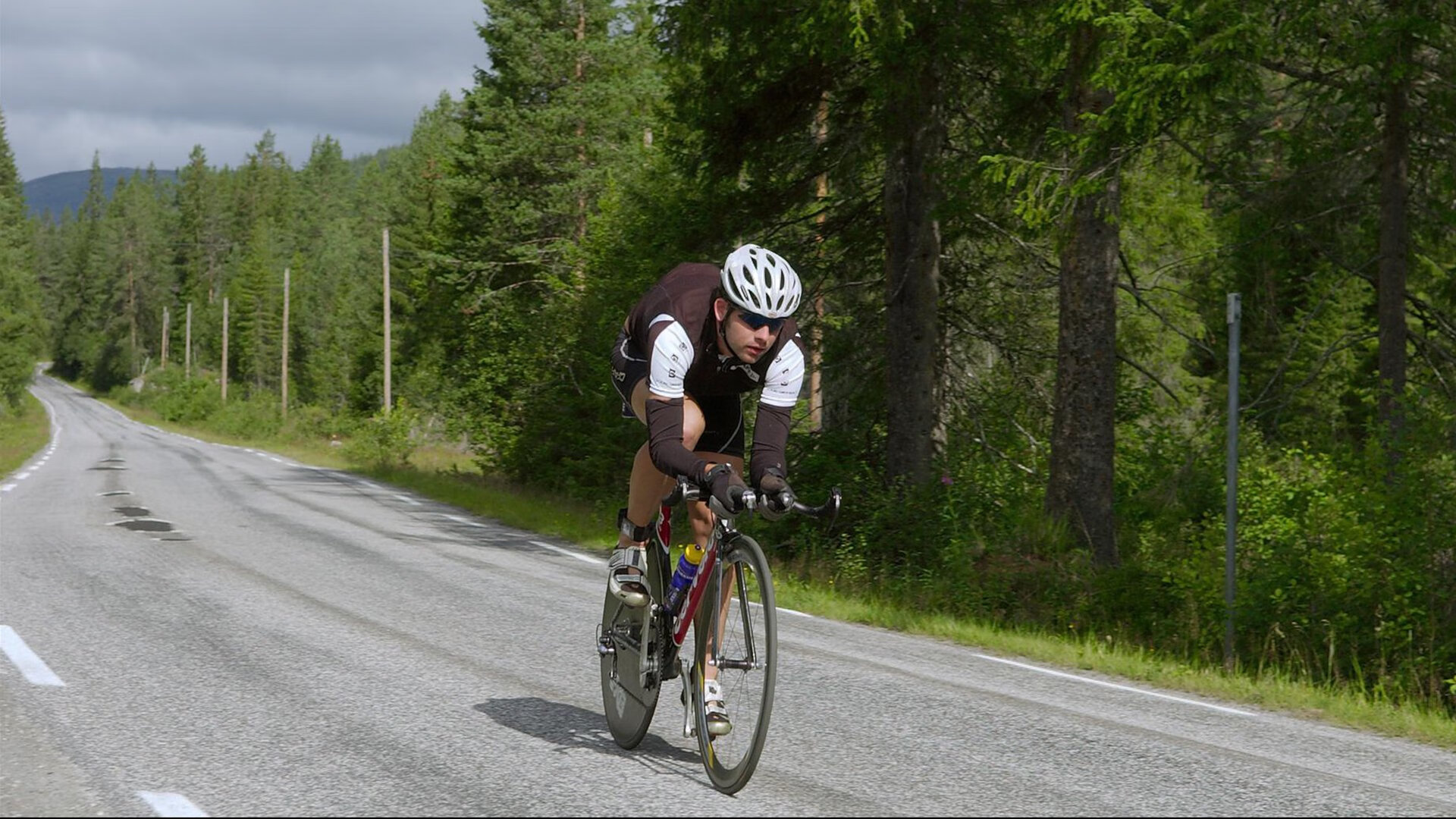 皮克进攻端无人可挡，巴拉圭压制贝蒂斯，一场战术与意志的较量
